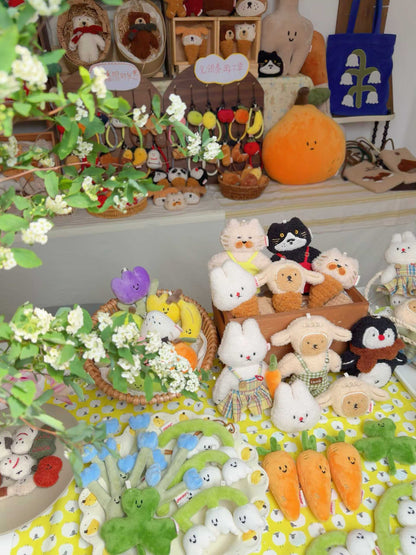 Daily White | Carrot Plush Charm