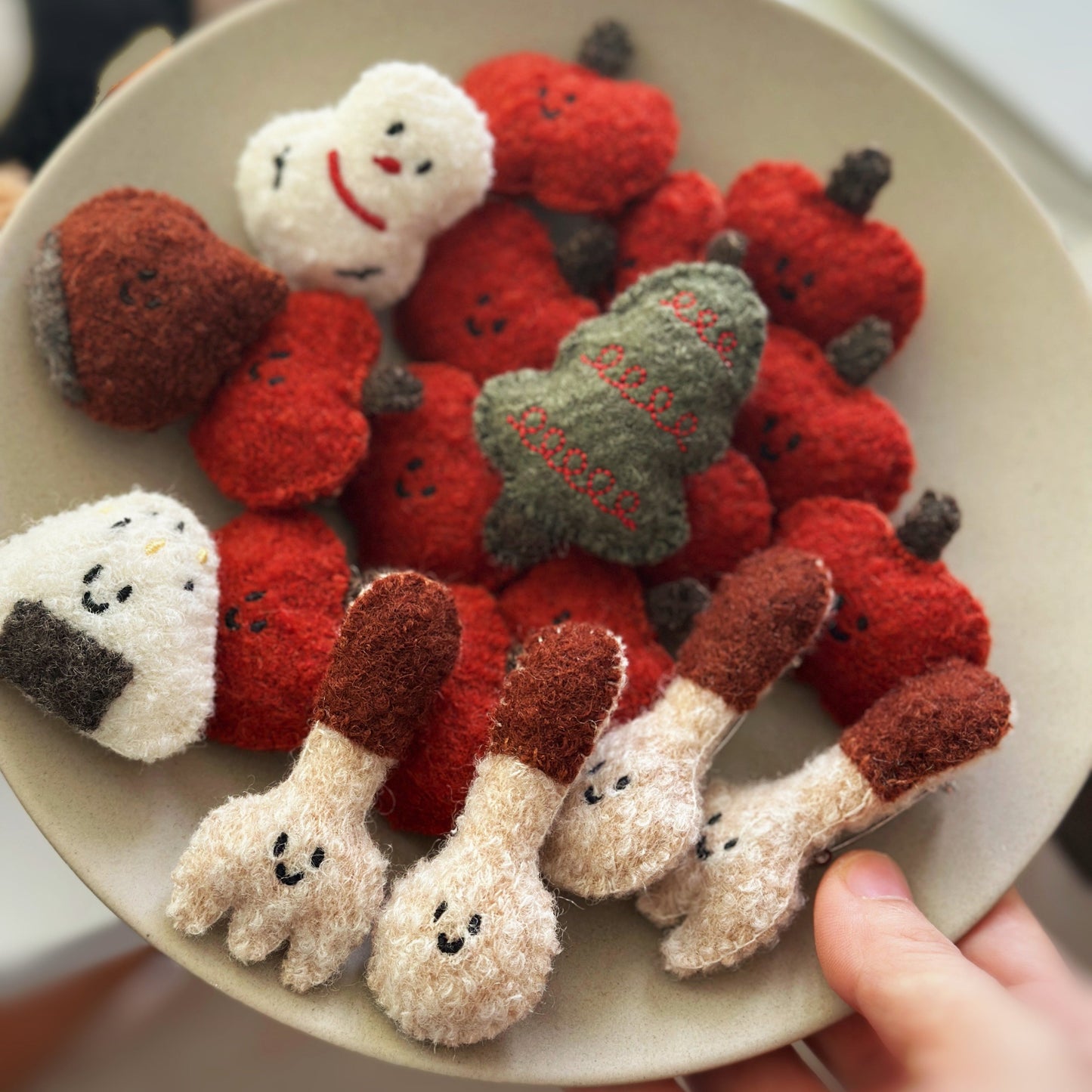 Daily White | Onigiri Woollen Brooch
